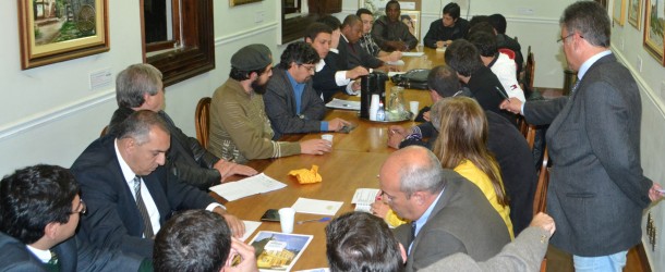 Representantes do Movimento Acorda Petrópolis discutem o transporte público da cidade com vereadores