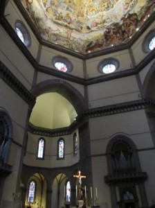 Por dentro da igreja Santa Maria del Fiore