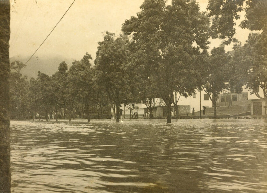 Inundação na avenida Tiradentes.